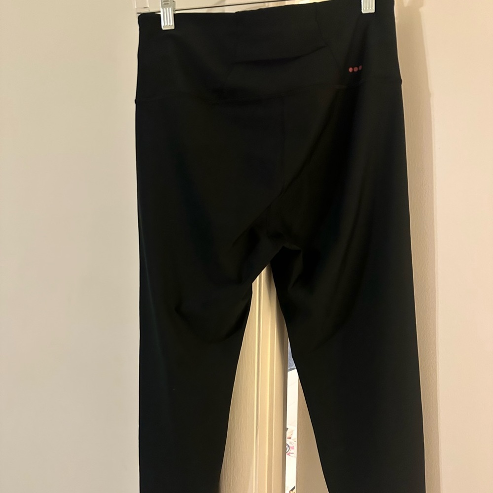 Saucony Women’s Compression Leggings size XL - never worn!!